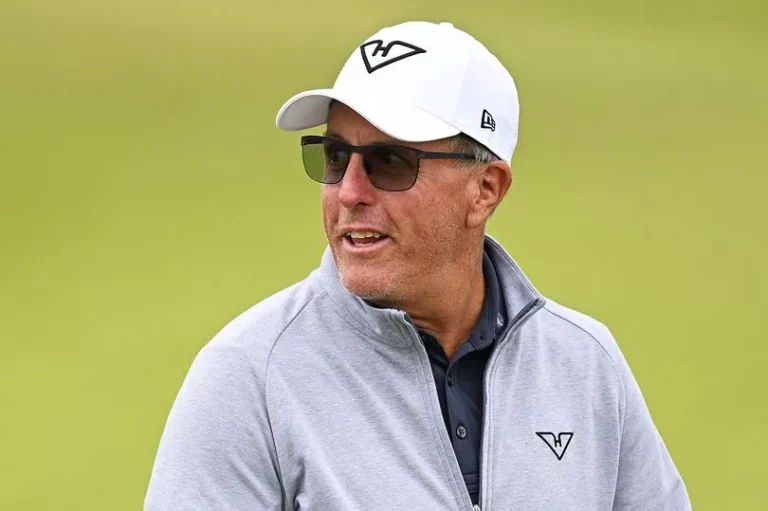 Phil Mickelson shows true colours during interaction with golf fan at The Open