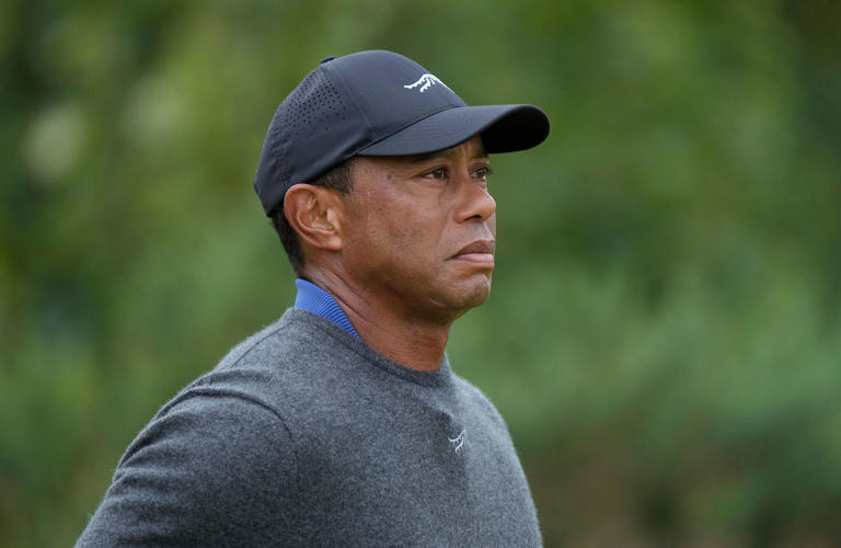 “Complete nonsense”: Author of Tiger Woods’ book lashes out at LIV Golf fans complaining about his screen time