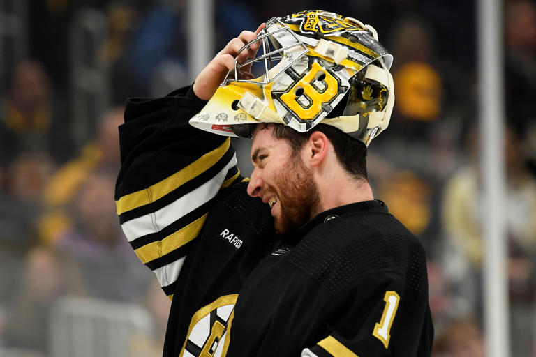 Former Bruins star offers insight on what is holding up Jeremy Swayman’s contract extension