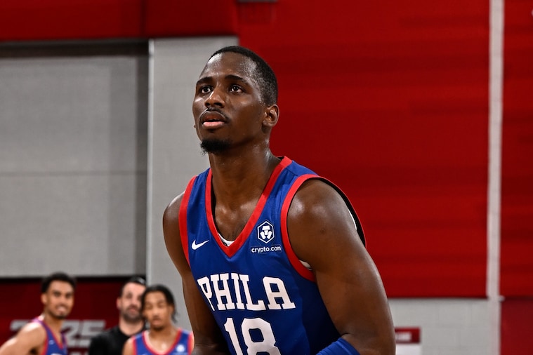 Philadelphia 76ers Sign David Jones To Two-Way Contract