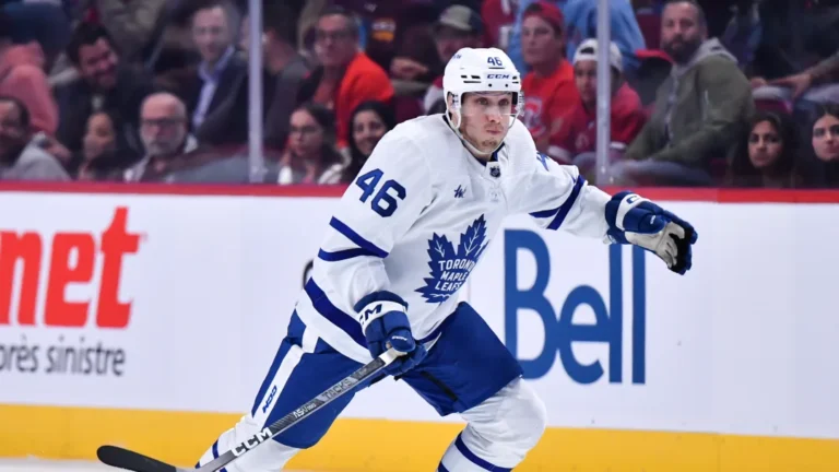 The Toronto Maple Leafs make a savvy choice in re-signing Alex Steeves