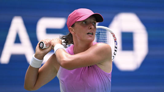 Iga Swiatek among stars who say tennis tours ignore players’ health