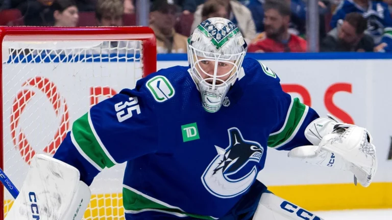 Latest update on star goaltender is bad news for Canuks