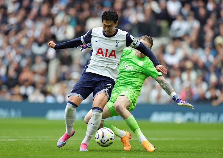 Son brace eases Tottenham to 4-0 win over hapless Everton